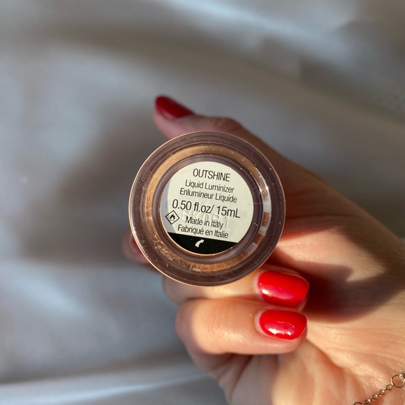 Rare Beauty Positive Light Liquid Luminizer Highlight in Outshine (used once) - Picture 2 of 3